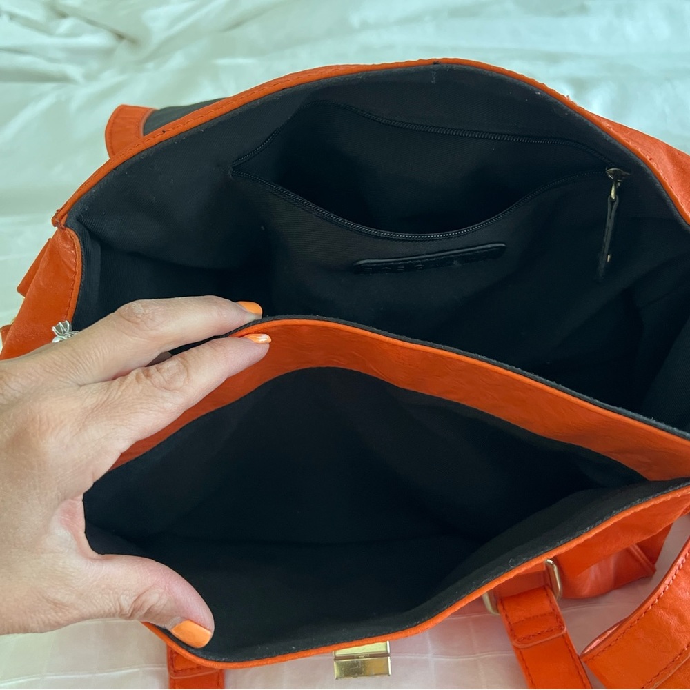 🧡 BCBGeneration 🧡Orange Leather Handbag - Picture 7 of 11